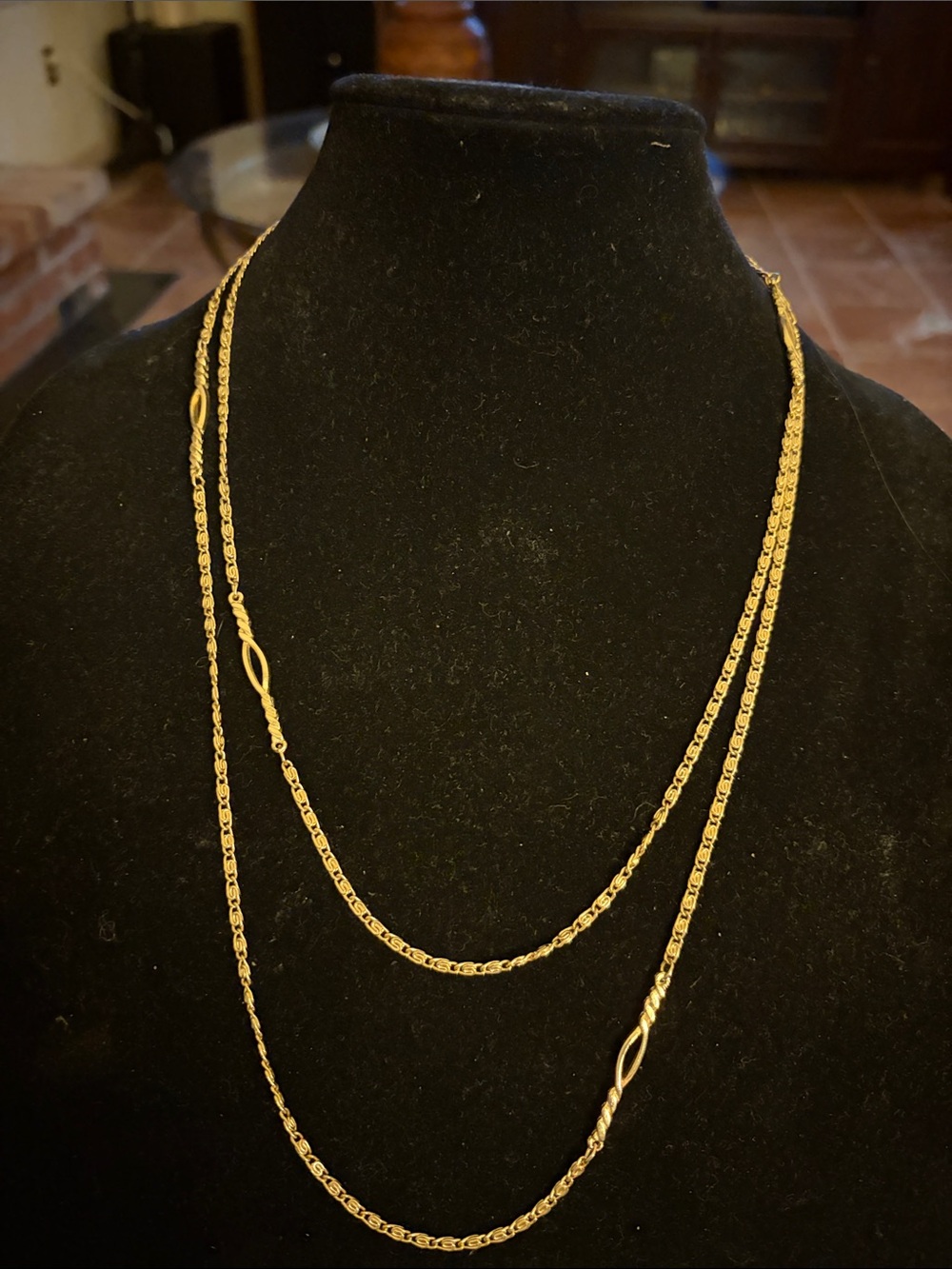💛🧡Gold Tone Link Chain Necklace With Secure Clasp 50”